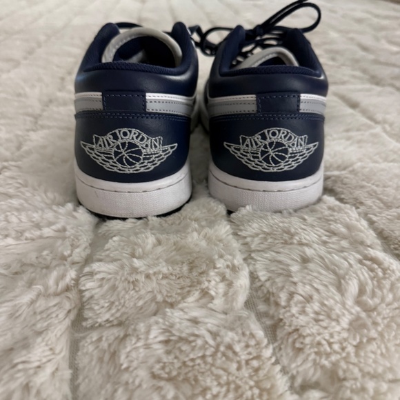 Jordan 1 low navy white silver 9.5 - Picture 3 of 3